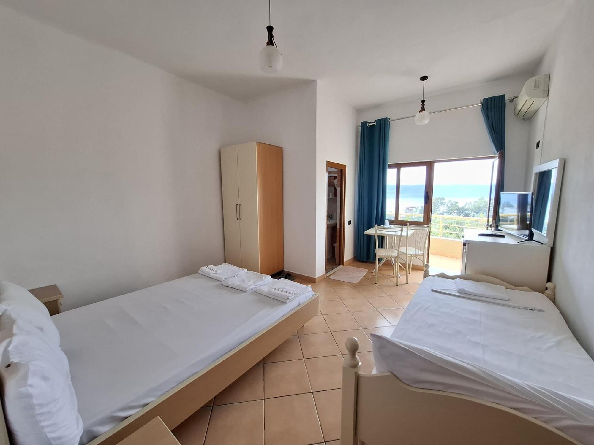 Hotel Sirena Radhimë Exteriér fotografie
