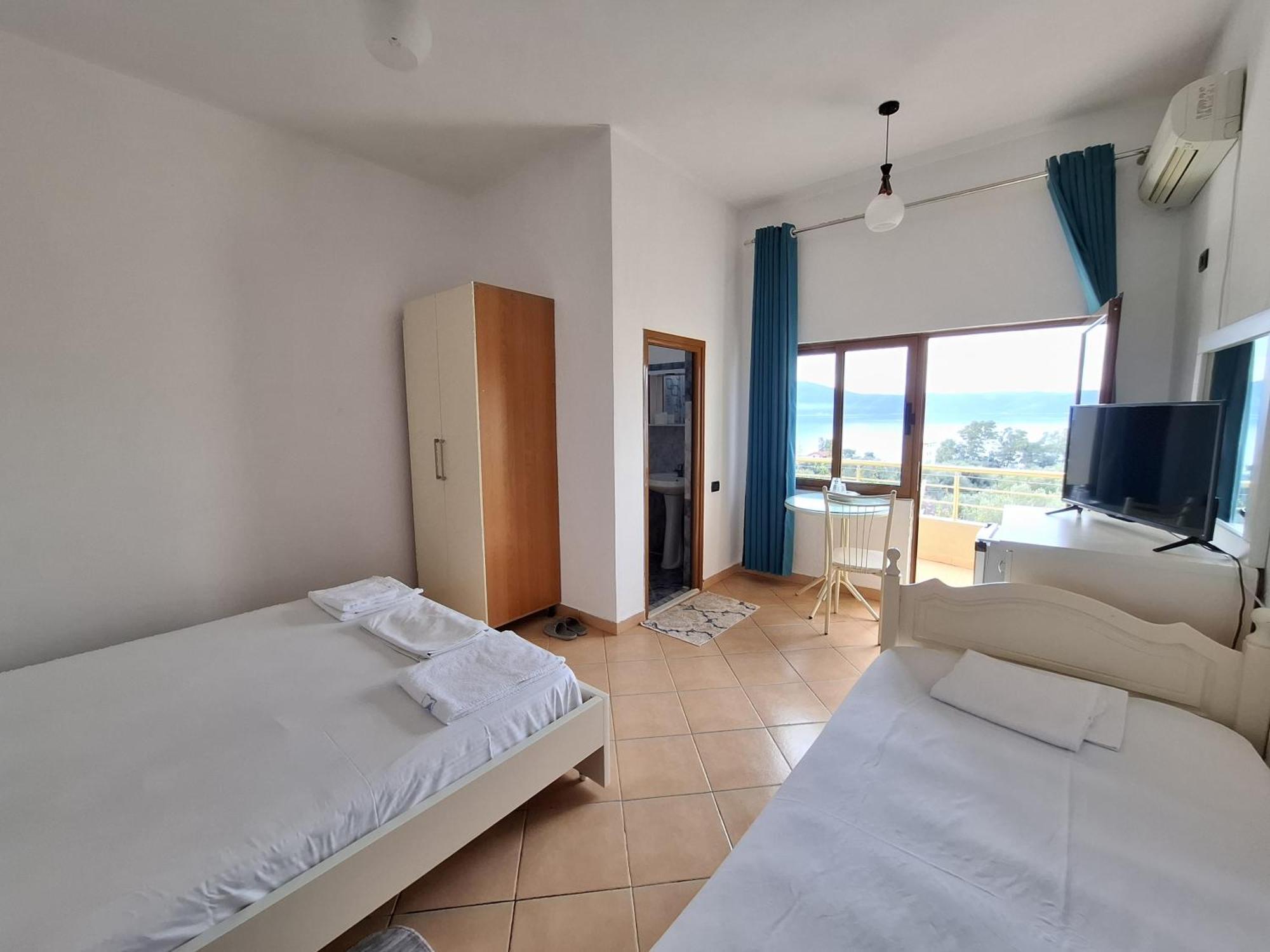 Hotel Sirena Radhimë Exteriér fotografie