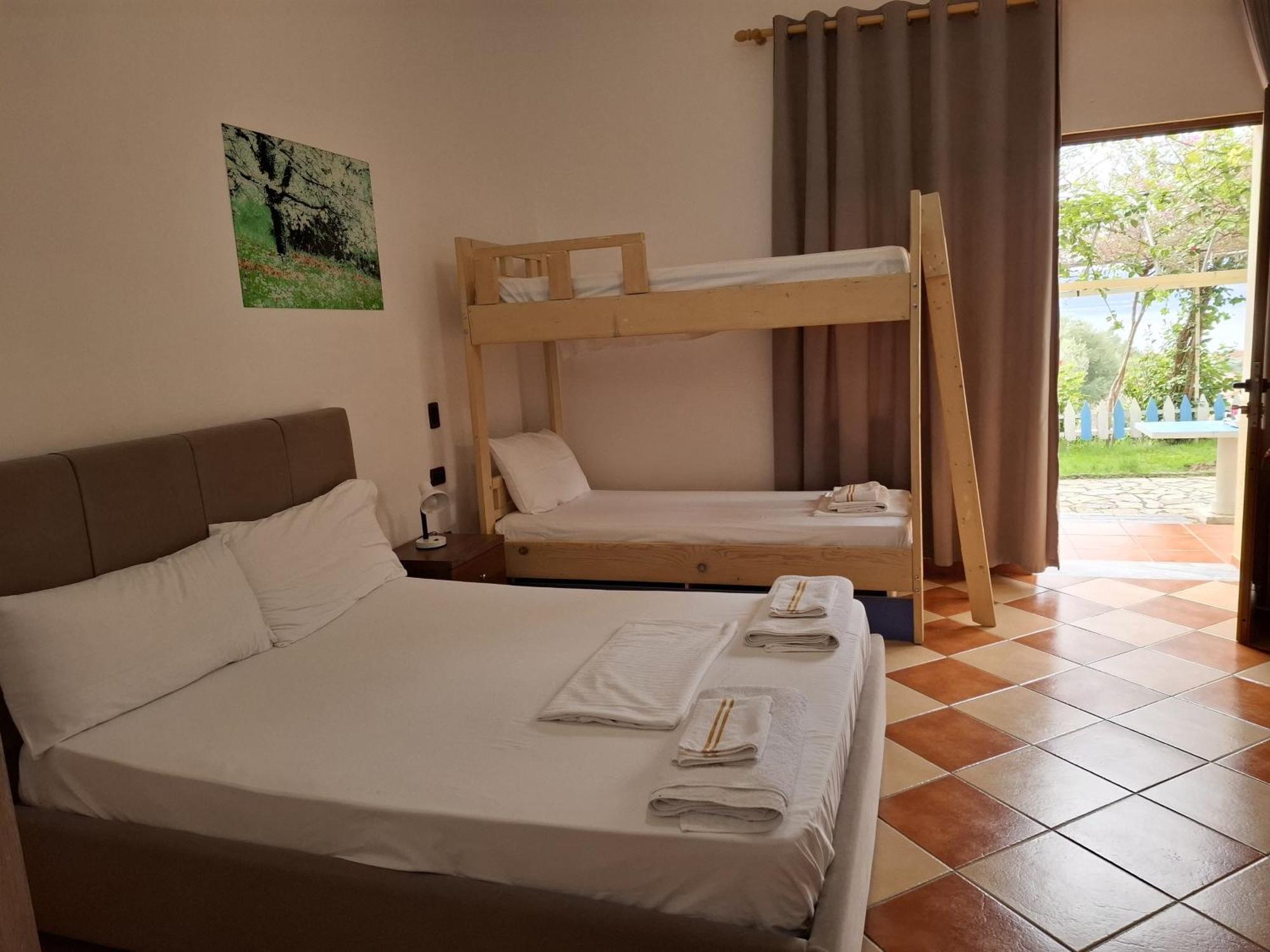 Hotel Sirena Radhimë Exteriér fotografie